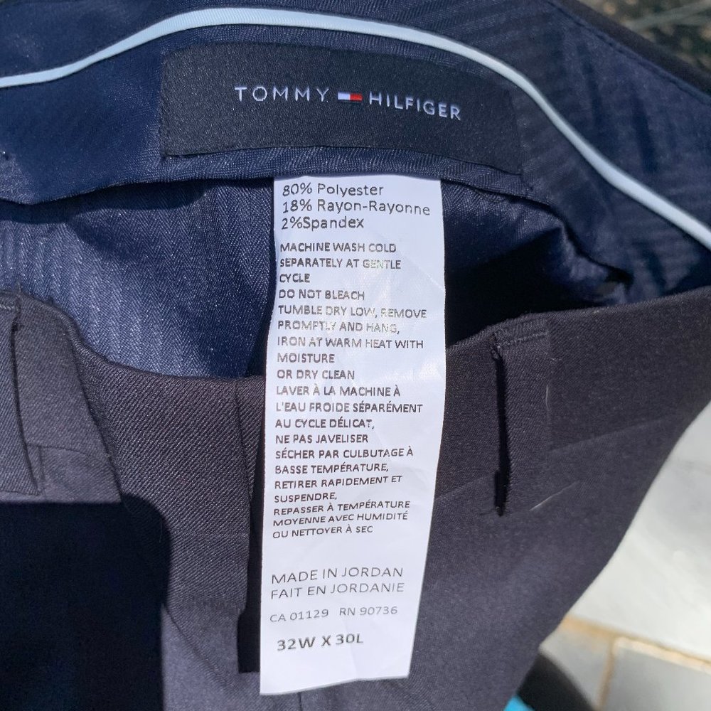 EUC Navy Tommy Hilfiger pants 32x30